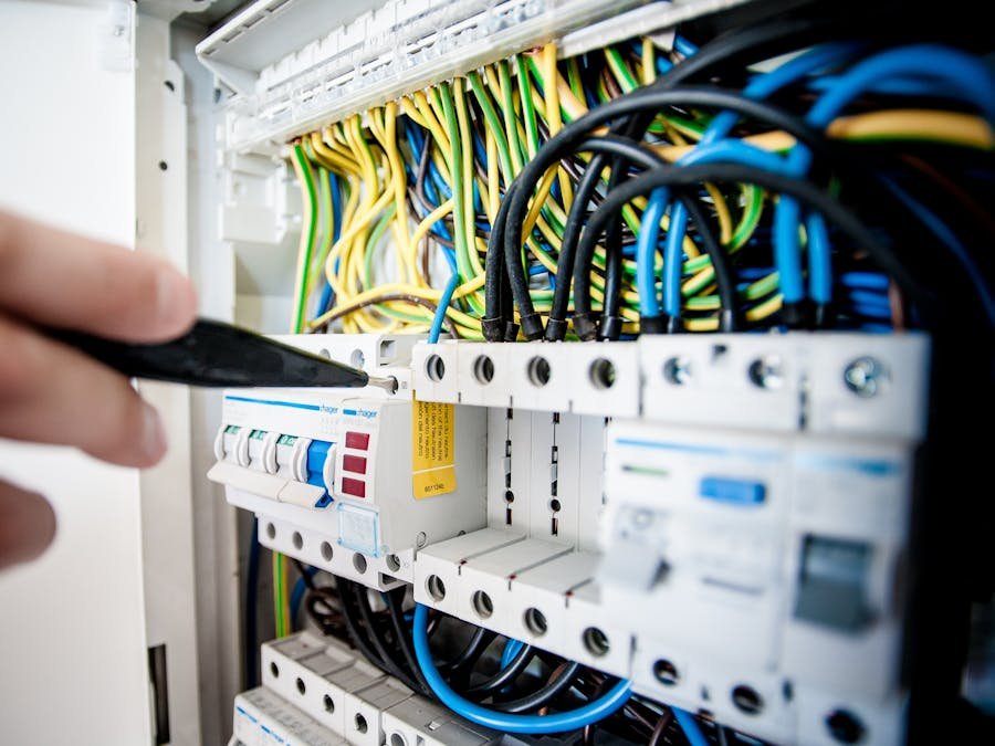 Fios e material elétrico